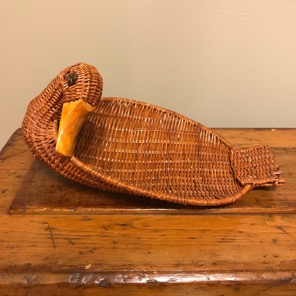 Vintage wicker/rattan set of nesting duck baskets - Picture 5 of 16